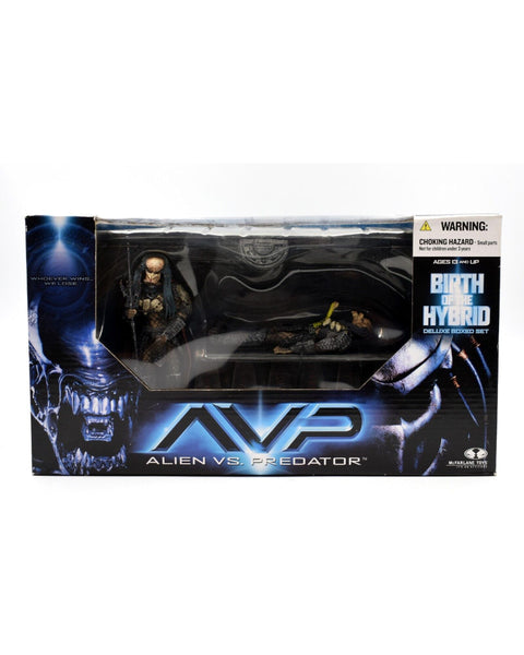 McFarlane Toys - Alien vs Predator AVP - Birth of The Hybrid Deluxe Boxed Set - Toys & Games:Action Figures & Accessories:Action Figures