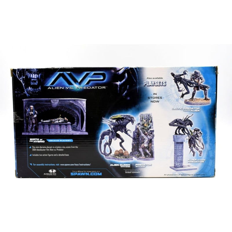 McFarlane Toys - Alien vs Predator AVP - Birth of The Hybrid Deluxe Boxed Set - Toys & Games:Action Figures & Accessories:Action Figures