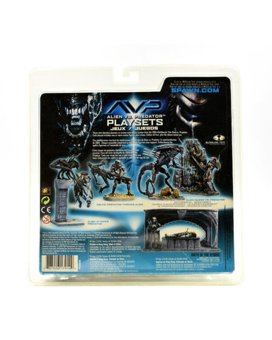 McFarlane Toys Alien vs Predator AVP - Predator with Base Action Figure Playset - Toys & Games:Action Figures & Accessories:Action Figures