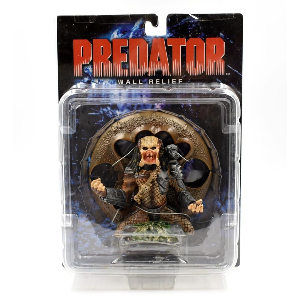 SOTA Toys - Predator Unmasked Figure Wall Relief - Toys & Games:Action Figures & Accessories:Action Figures